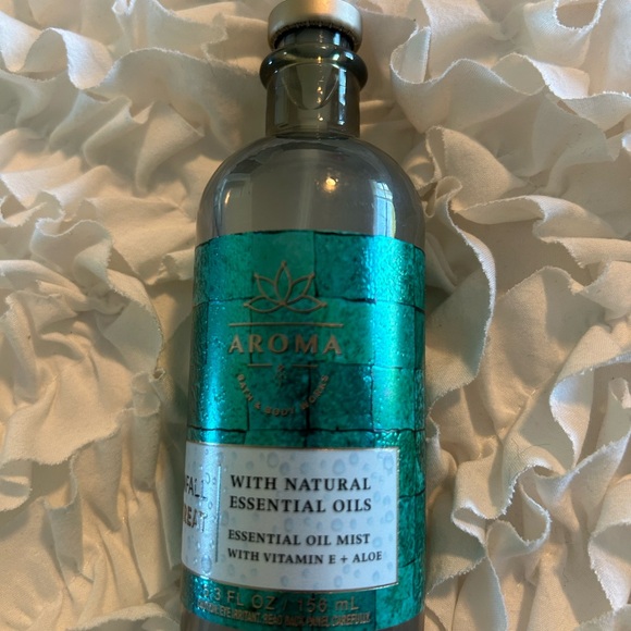 BATH & BODY WORKS • Aroma Rainfall Retreat • Essential Oil Mist • 5.3 oz - Picture 3 of 6